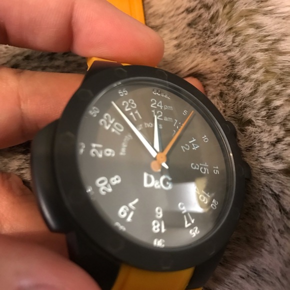 D&G Watch - Picture 4 of 5